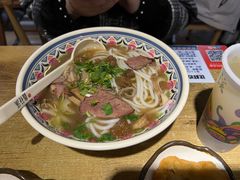 -鑫花溪牛肉米粉(人民广场店)