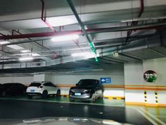 -银泰百货(厦门国贸中心店)