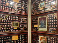 -毛泽东像章珍藏馆