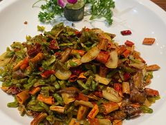 -老滇山寨•云南特色菜•地方菜•民族风情歌舞表演(金碧店)