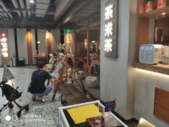 等位区-呷哺呷哺(凯旋广场店)