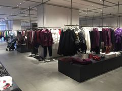 -URBAN REVIVO(欢乐海岸购物中心店)