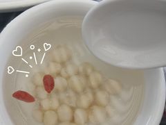 鸡头米甜汤-七的湖·晚芳亭·阳澄湖农家菜·大闸蟹(莲花岛店)