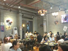 大堂-巴四老城区炭火蛙锅(张江店)
