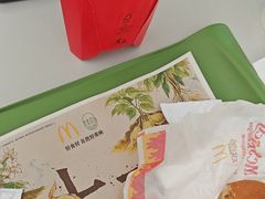 -麦当劳(上海虹桥站30B检票口楼上)