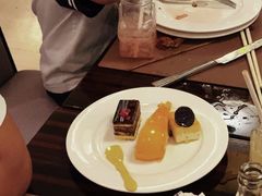 -广州万富希尔顿酒店·感趣自助餐厅·金秋蟹宴生蚝海鲜刺身烧烤