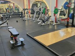 -英派斯健身旗舰店(海信国际中心馆)