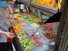 自助取餐区-老炳·七丛松甘草水果