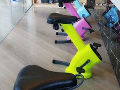 时尚色彩的健身车-亮雅轩图文快印连锁24小时(百子湾苹果社区店)