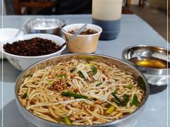 -正宗杨记普洱酸醋米线(总店)