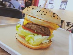 单层鸡蛋芝士牛肉堡-牛纽塔·牛人堡(群众路店)