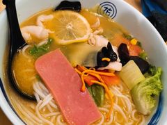 -花馬肆.云南过桥米线(汉神购物广场现场熬汤店)