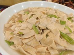 -闯关东东北农家菜(崂山石老人店)