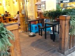 露天位-呼啦面馆·头牌豌杂面(爱琴海店)
