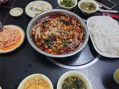 -周良天山牛杂城(天山路总店)