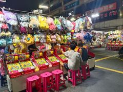 -六合夜市
