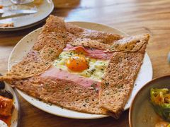 鸡蛋蘑菇熏肉荞麦可丽饼-RAC BAR(安福路店)