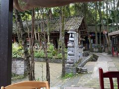-土砂锅生态山庄·非遗砂锅雅鱼