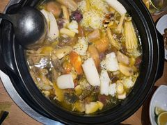 -一朵菌·野生菌探索家火锅(南亚店)