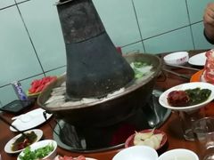 -洞庭洲·防空洞火锅·烧烤·铜锅涮肉(新百广场店)
