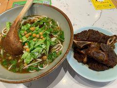 招牌牛大骨圆粉-百春原湖南牛肉粉(百联世纪店)