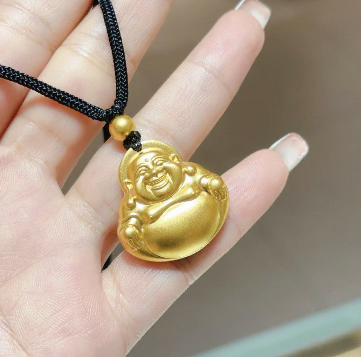 弥勒佛寓意平安幸福,象征着福气,可以给
家人带来吉祥快乐#足金吊坠