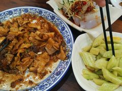 -壹阁胡羊焖饼(特色小吃街店)