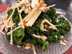 羽衣甘蓝苹果沙拉-WOLFGANG PUCK KITCHEN & BAR(迪士尼小镇店)