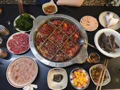 -洞亭火锅(防空洞总店)
