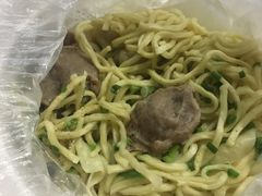 牛肉饼汤扁实面-明叔捞面