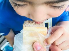 -詹爷爷乌节路街头冰淇淋