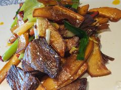 -云海肴·汽锅鸡·云南菜(天山百盛优客店)