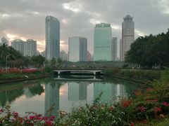 -万绿园