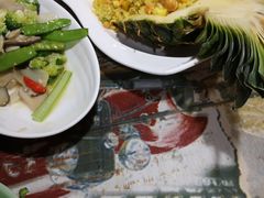 泰式香甜菠萝饭-玖月时尚泰式餐厅