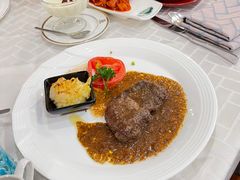 牛扒配蒜汁-新侨三宝乐西餐厅(崇文门店)