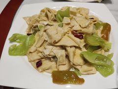 -一口猪海鲜浑锅·东北家常菜