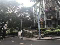 -彳亍咖啡·这里(水湾路店)