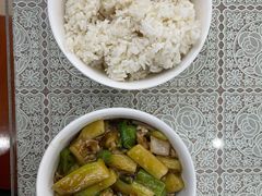 茄子肉丝盖浇饭-武汉大学-桂园餐厅