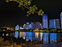 -万绿园