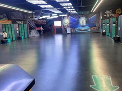 -极限PLAY运动娱乐新世界·团建派对潮玩休闲馆·室内蹦极高空游乐园