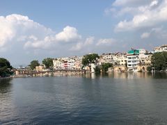 -Lake Shore Hotel & Restaurant