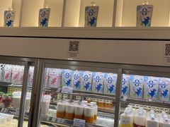 面包甜点陈列柜-白色日记·手作酸奶(麦凯乐店)