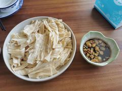 -竹语饭香·原生态农庄·烧鸡·竹筒饭·河鲜(森林海白水寨店)