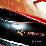 它们不仅能和脚型更加吻合、不憋汗