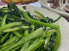 -布尔津河堤夜市