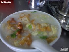 艇仔粥-银记肠粉店(新港西路店)
