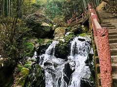 -藏龙百瀑风景区