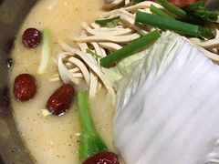 筒骨煲汤-遇见 ·砂师弟与二师兄