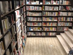 -钟书阁(群光广场店)