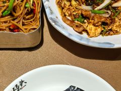 -东口码头·烧鸽子·鱼头泡饼·地方菜(金鹰悦城店)